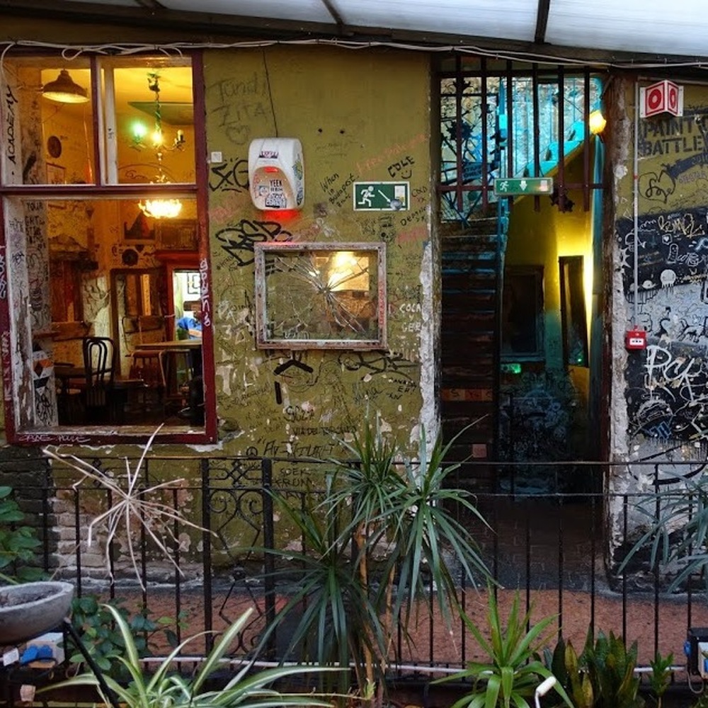 Une alsacienne à Budapest #07 - Les Ruin Bars episode artwork